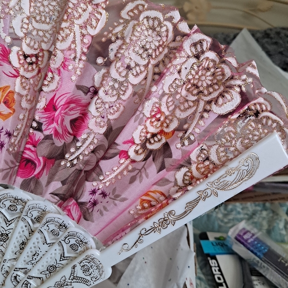 Makeup-mystery beauty box. - Picture 4 of 12